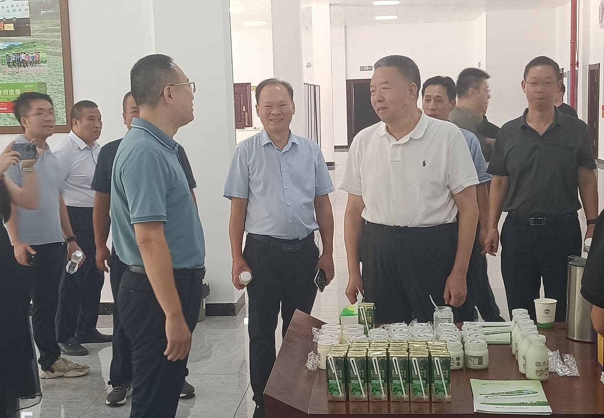 毛万春在城龙高速交旅融合示范点调研 南山牧业携特许经营产品亮相汇报